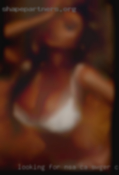 Looking for NSA and around town CA swinger couples.